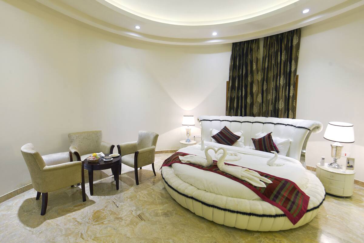 Deluxe Suite | Premium bedding, minibar, rollaway beds, free WiFi