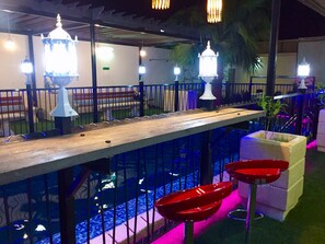 2 Innenpools, Außenpool