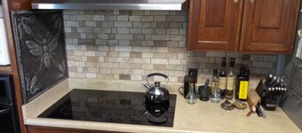 Rural Oasis - Murphy's Private Room & Shared Bathroom