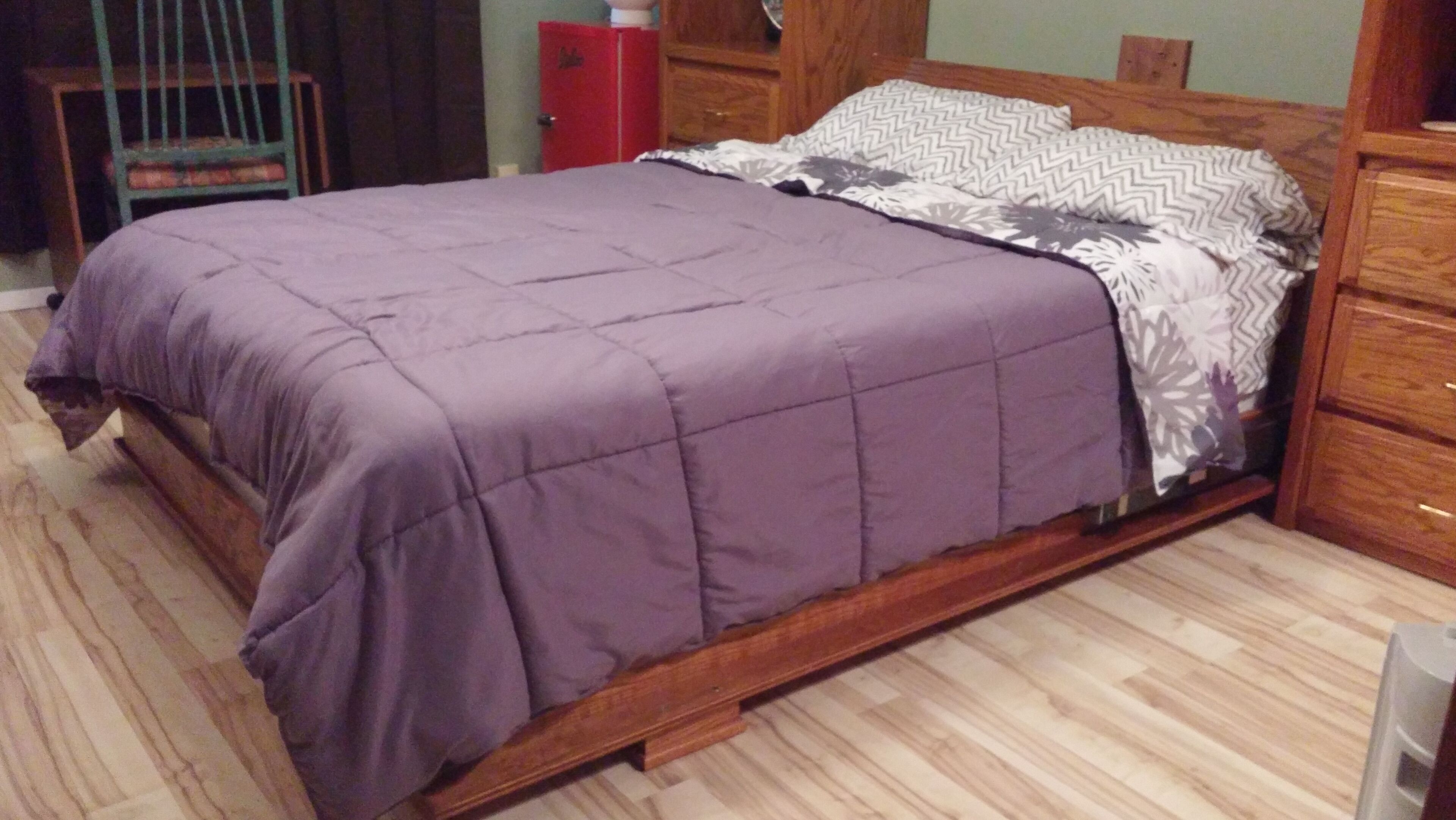 1 habitación, caja de seguridad en la habitación y escritorio 