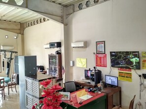 Reception - Imam Bonjol Hostel (Semarang)