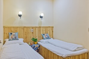 Villa – deluxe | 1 soverom, minibar, skrivebord og blendingsgardiner