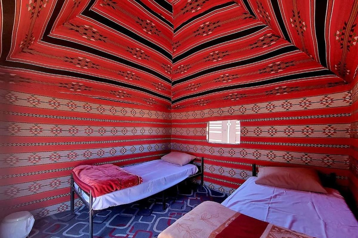 Free WiFi, bed sheets