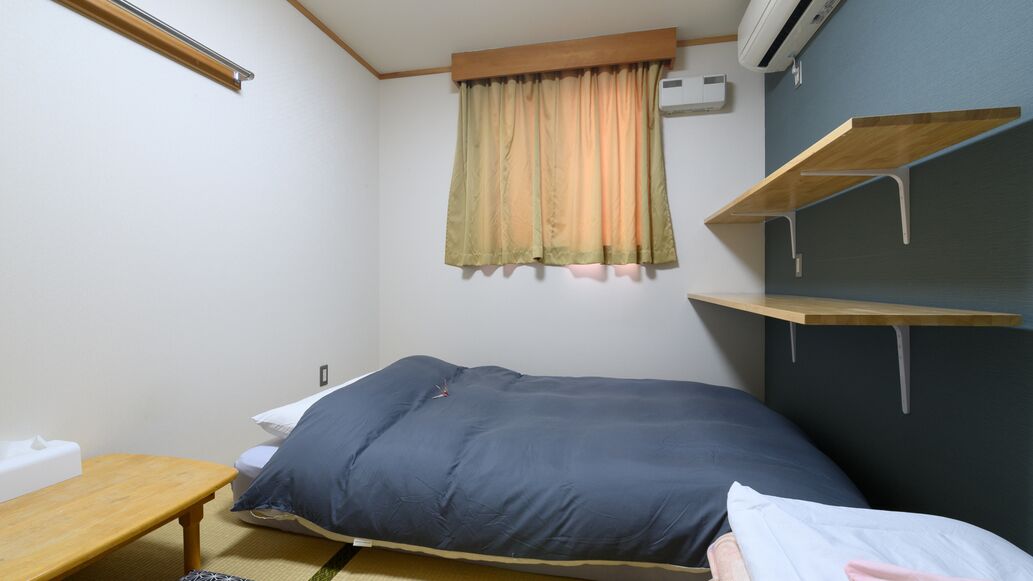 Cortines opaques, wifi gratuïta i roba de llit 