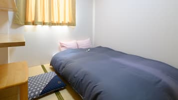 Double Room, Non Smoking | Blackout drapes, free WiFi, bed sheets
