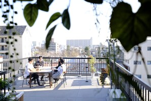 View from property - Scalene Hostel (Osaka)