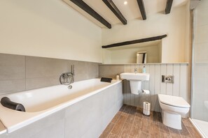 Deluxe-Suite, 1 King-Bett | Komfortbadewanne