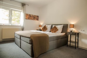 Schreibtisch, kostenloses WLAN