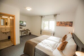 Schreibtisch, kostenloses WLAN