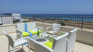 Villa, 4 habitaciones (No Pool) | Balcón