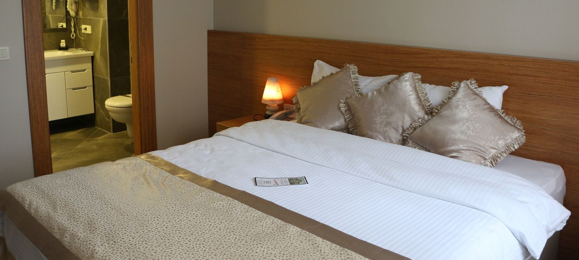 standard double room | minibar, in-room safe, desk, soundproofing