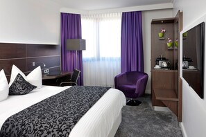 Premium bedding, memory foam beds, desk, soundproofing - Central Hotel (Villingen-Schwenningen)