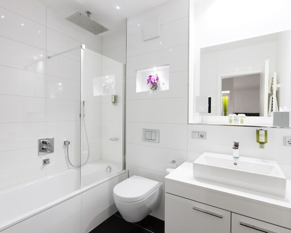 Double Room, 1 King Bed | Bathroom