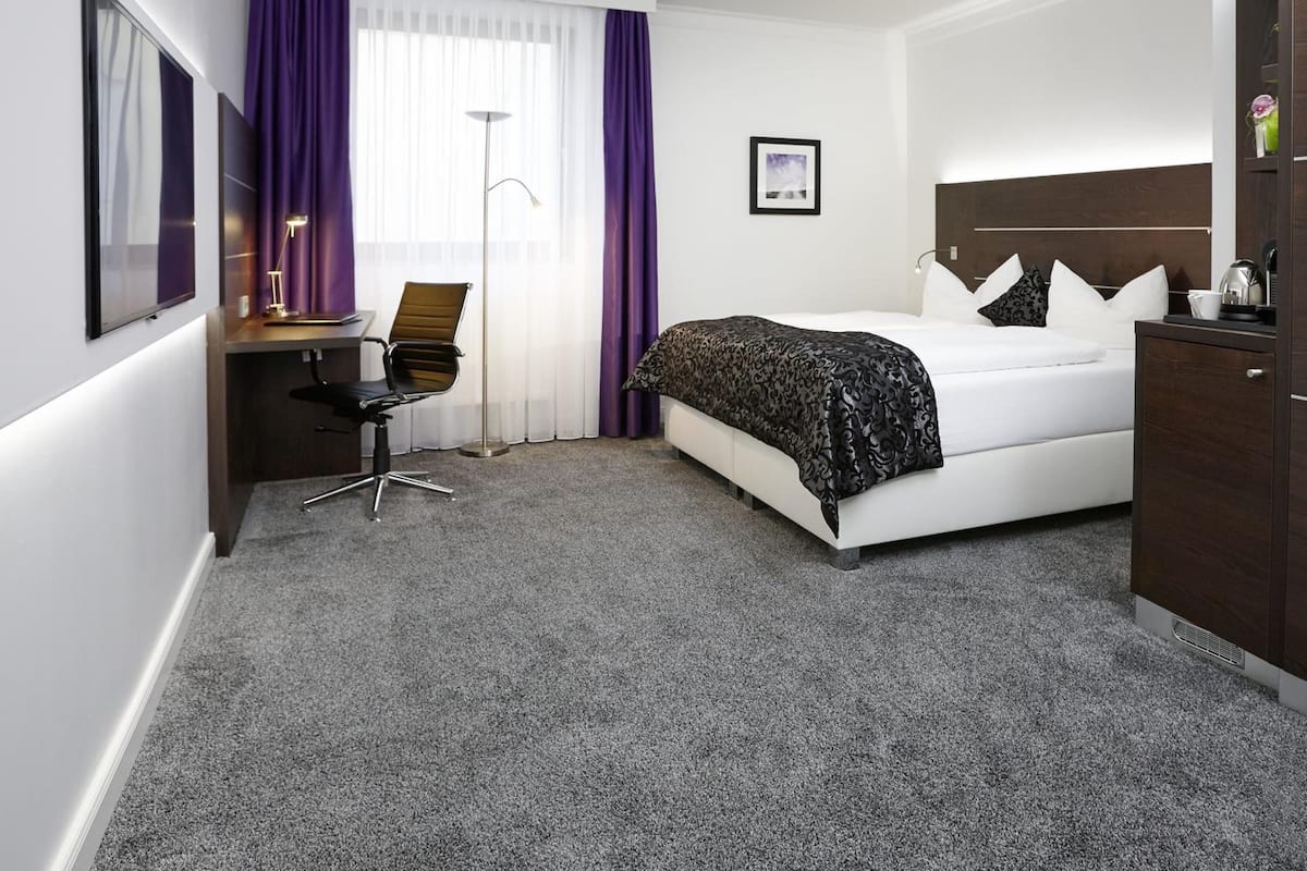 Double Room, 1 King Bed | Premium bedding, memory-foam beds, desk, soundproofing