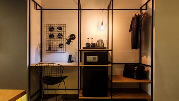 Cozy Double Nest - Free laundry, Minibar | Minibar (free items), in-room safe, desk, soundproofing