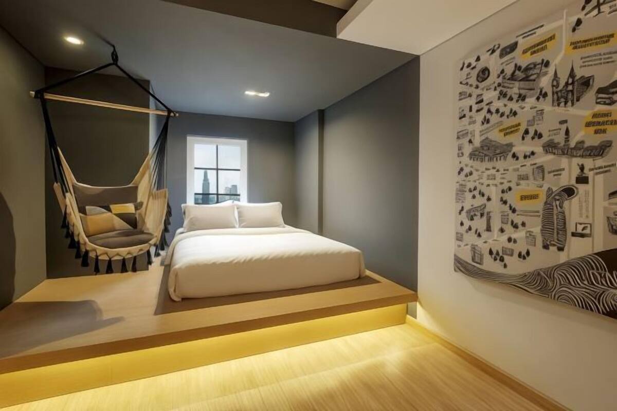 Free minibar, in-room safe, desk, soundproofing