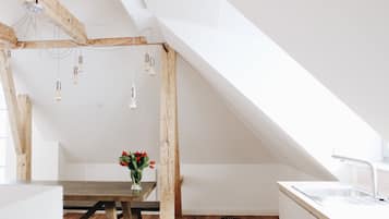 Luksusleilighet, 3 soverom, terrasse, fjellutsikt | Eget kjøkken | Kjøleskap, mikrobølgeovn, oppvaskmaskin og kaffetrakter/tekoker