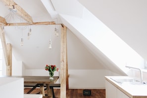Luxury-Apartment, 3 Schlafzimmer, Terrasse, Bergblick | Eigene Küche | Kühlschrank, Mikrowelle, Geschirrspüler