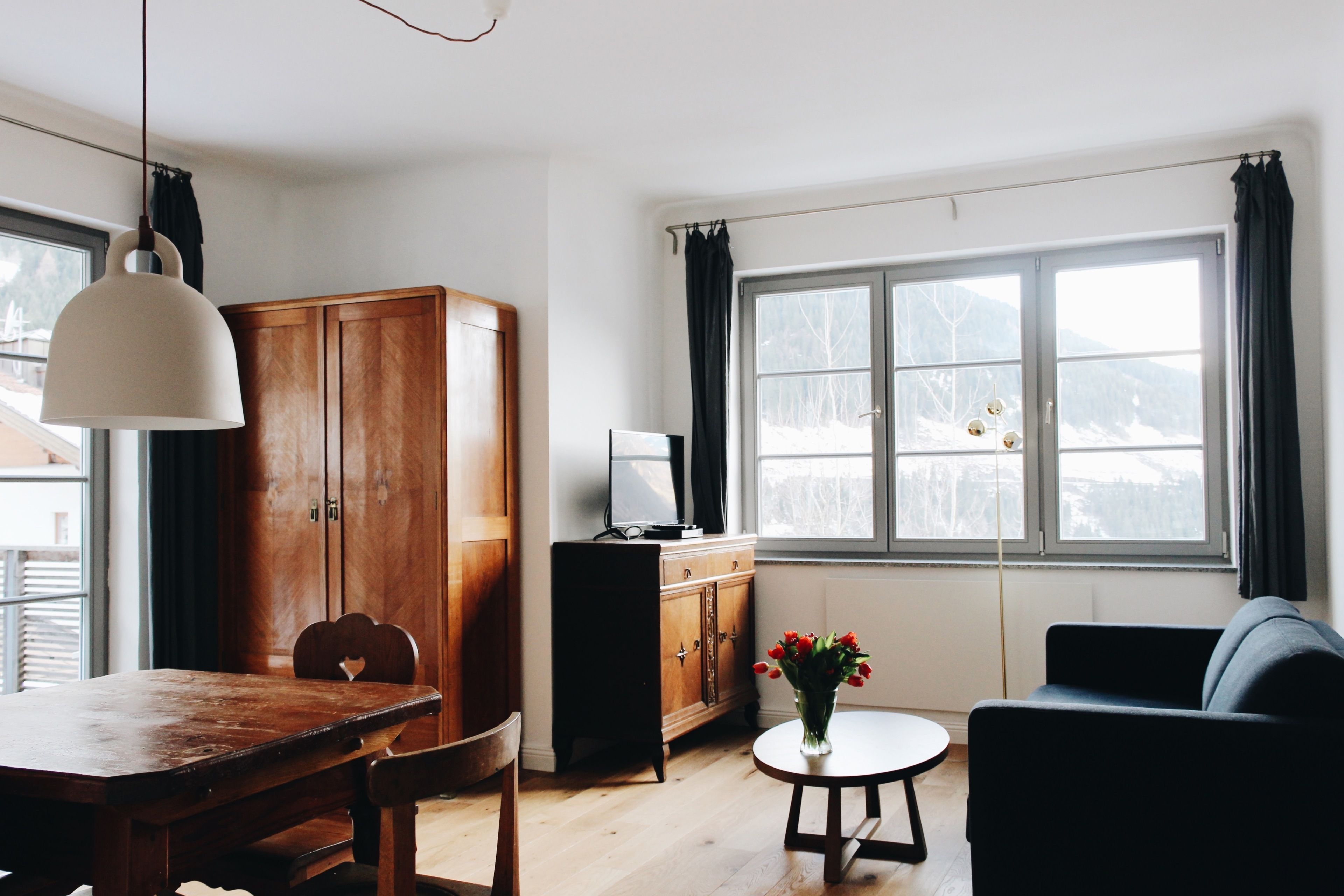 Luxury Apartment, 2 Bedrooms, Mountain View, Mountainside | Living area | Flat-screen TV