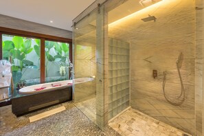 Suite | Bathroom