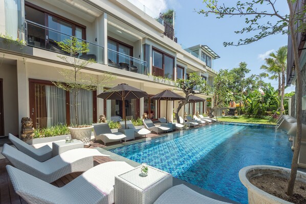 Indoor pool, outdoor pool