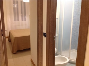 1 bedroom, soundproofing, iron/ironing board, cots/infant beds - Faenza Apartment (Florence)