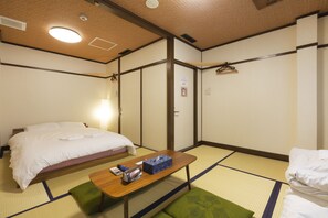 Free WiFi, bed sheets - Guest House Links (Kyoto)