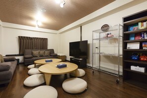 Interior detail - Guest House Links (Kyoto)