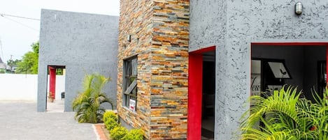 Perincian bahagian luar