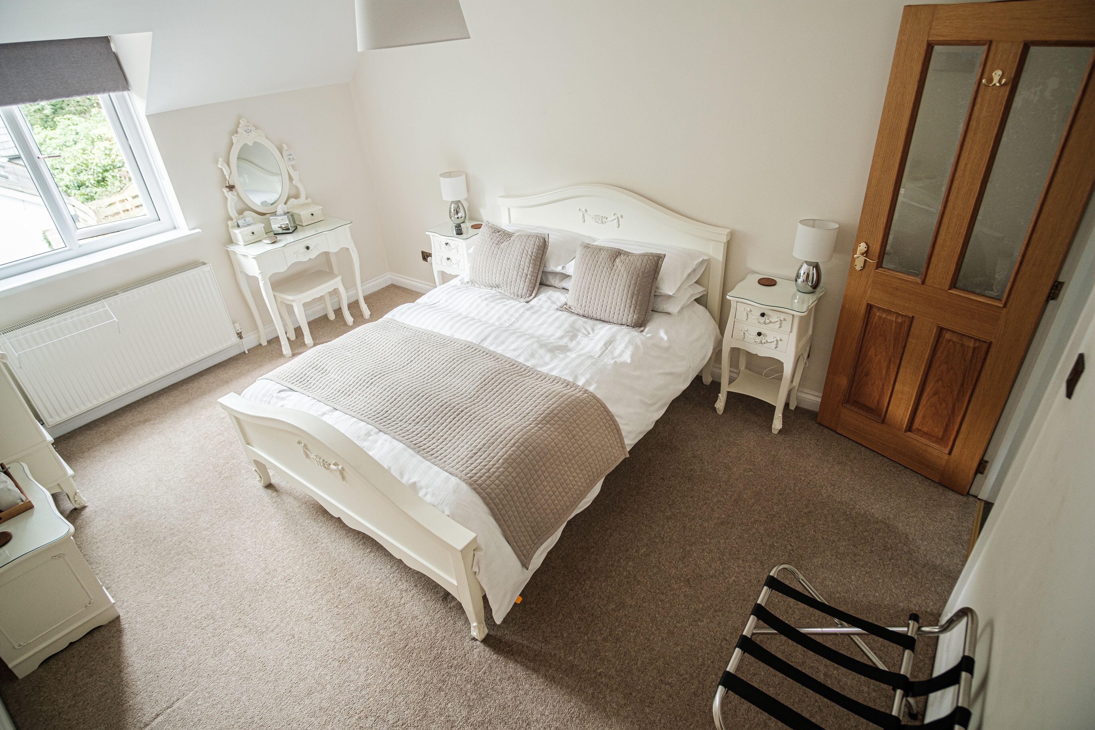 Double Room (King Size) | Iron/ironing board, free WiFi, bed sheets