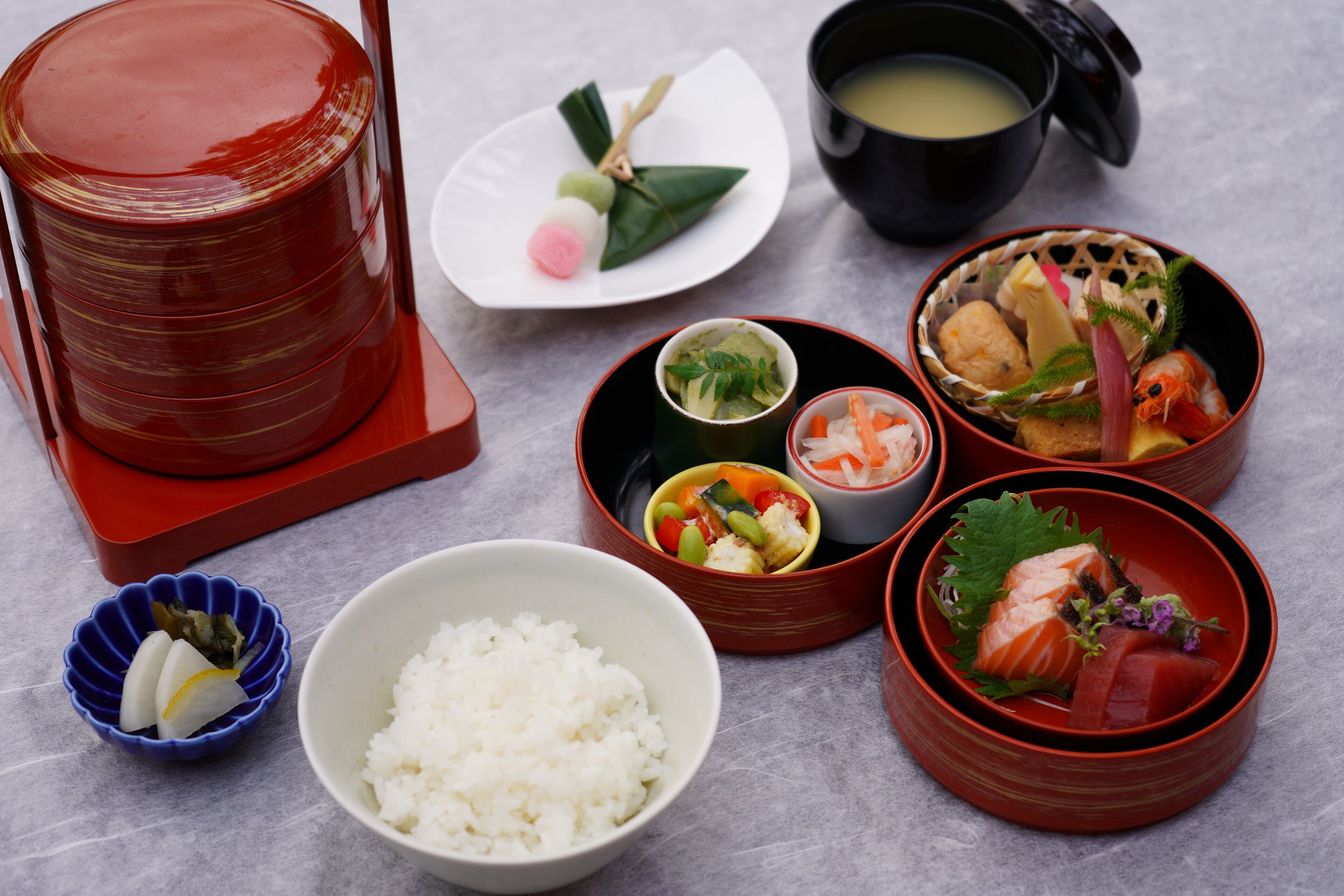 daily cooked-to-order breakfast (jpy 4500 per person)