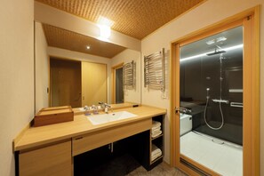 12 bedrooms, premium bedding, down duvets, pillow-top beds - Homm Stay Nagi Shijo Kyoto By Banyan Group (Kyoto)