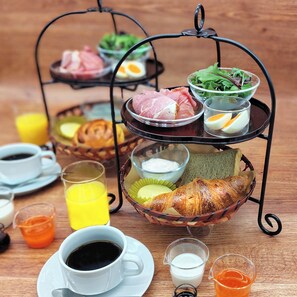 Daily cooked-to-order breakfast (JPY 4500 per person) - Homm Stay Nagi Shijo Kyoto By Banyan Group (Kyoto)