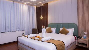 Minibar, camas plegables/adicionales, wifi gratis y ropa de cama