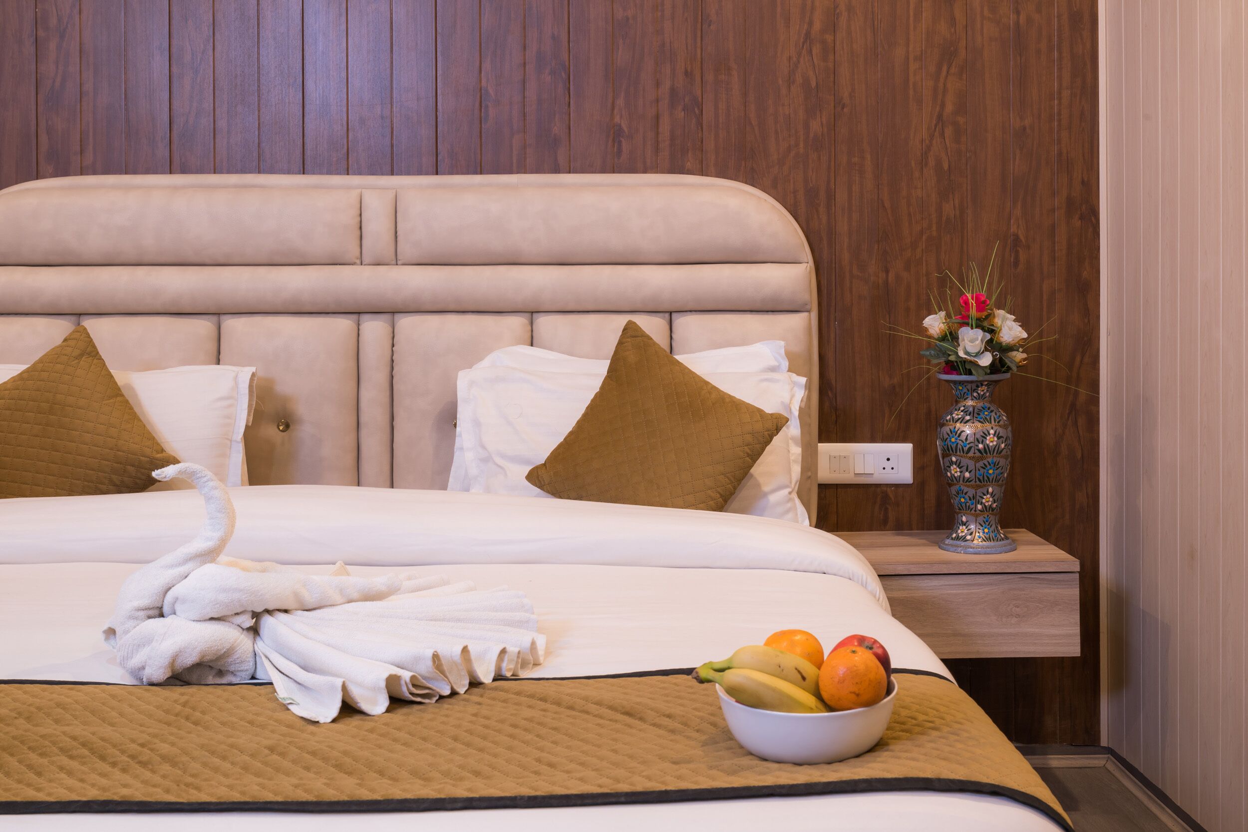 Premium bedding, minibar, rollaway beds, free WiFi