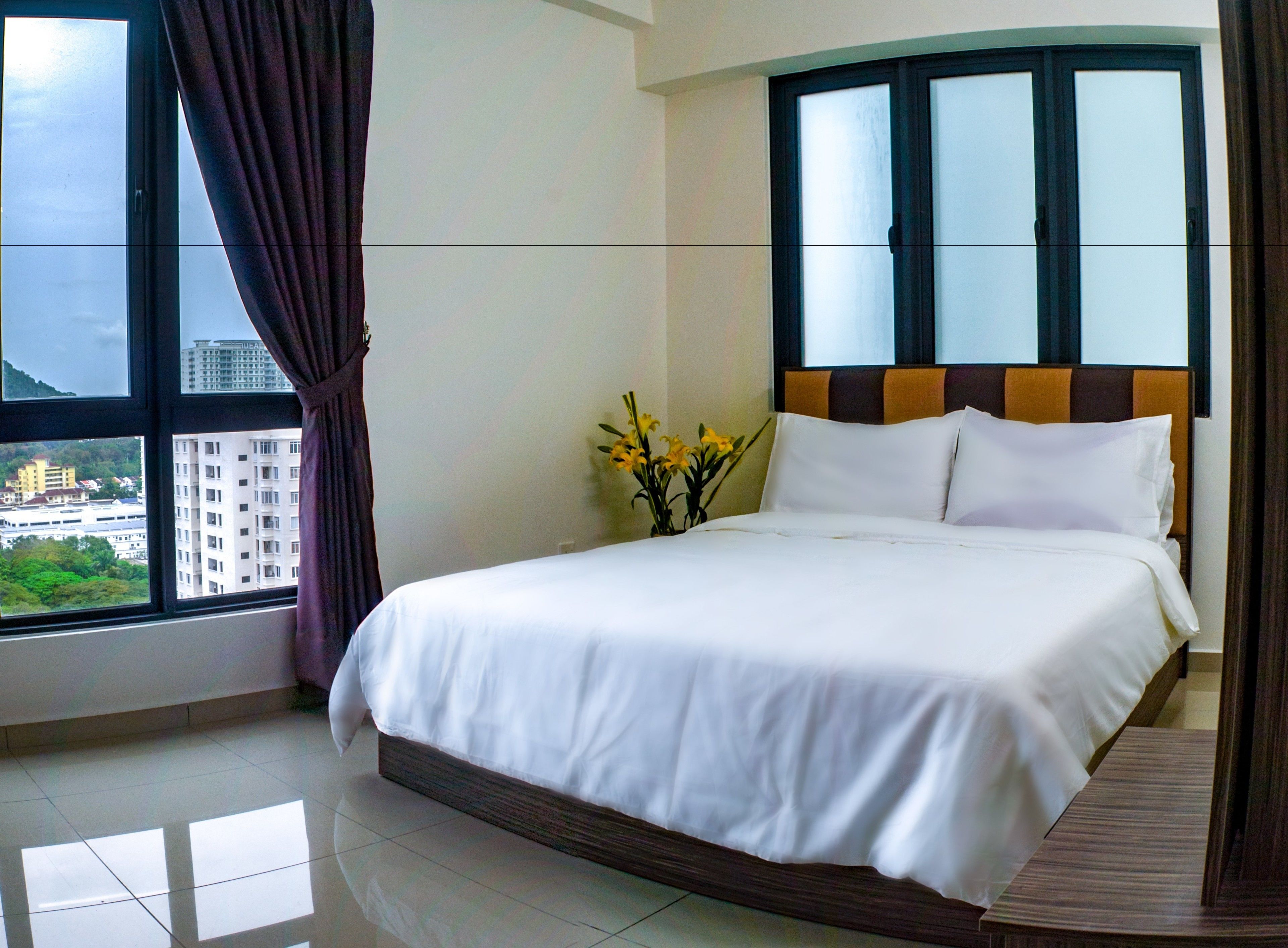 3 bedrooms, premium bedding, desk, iron/ironing board