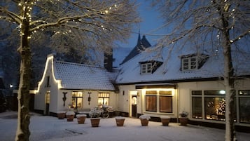 Façade de l’hébergement - soirée/nuit