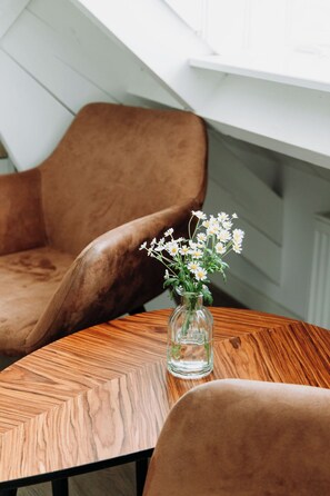 Premium bedding, soundproofing, iron/ironing board, free WiFi