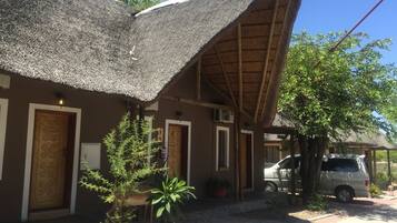 Luxury Chalet, Kitchenette, Garden View | Desk, free WiFi