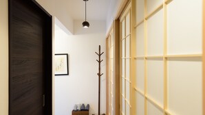 Ảnh chưa phân loại, 2 trong số 24 ảnh, nút