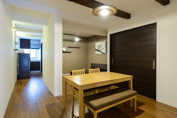 Shiki Homes | KURUMI 胡桃 | Restauration dans la chambre