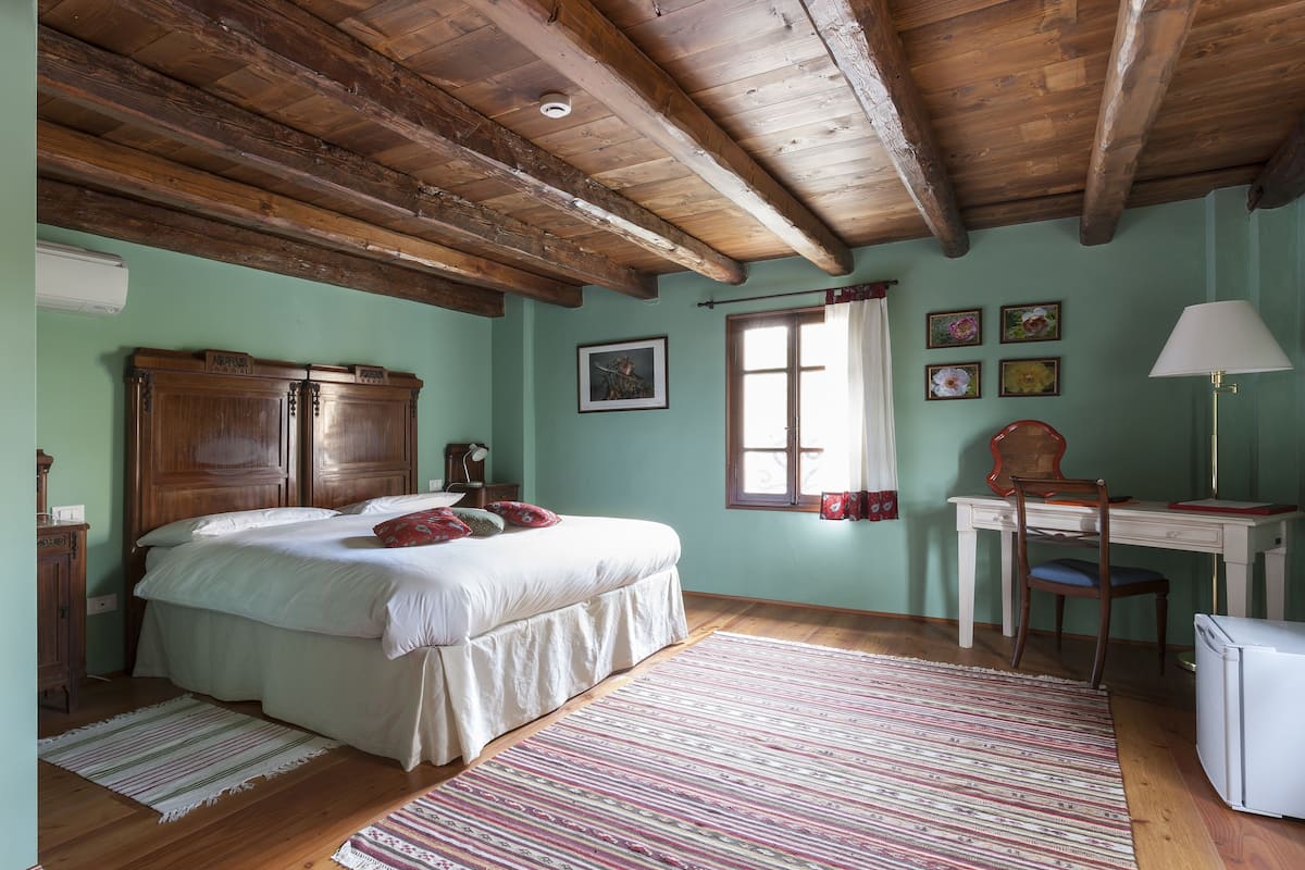 Deluxe Double or Twin Room, 1 King Bed, Non Smoking, Garden View | Premium bedding, down comforters, desk, free WiFi