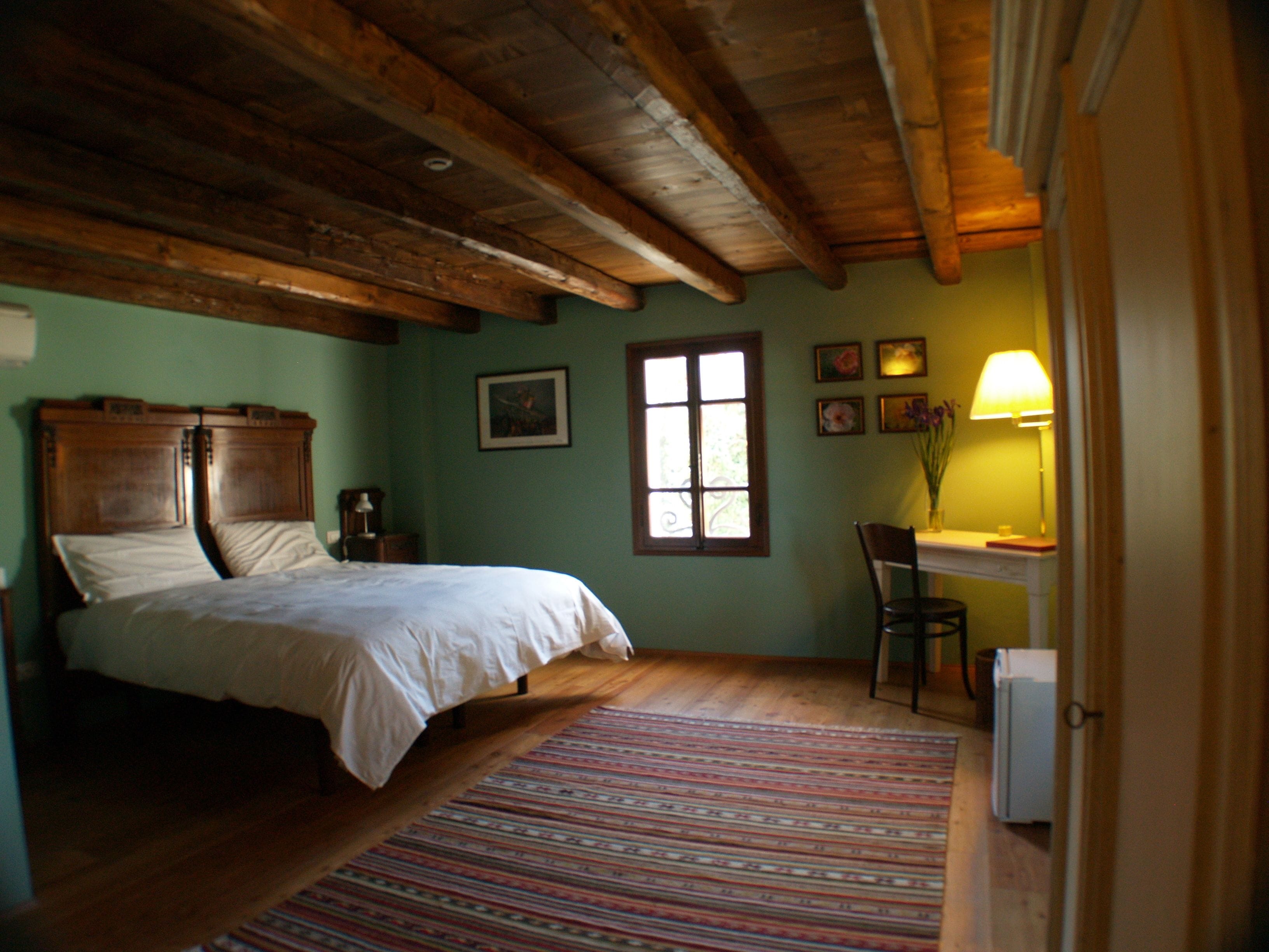 Deluxe-Doppel- oder -Zweibettzimmer, 1 King-Bett, Nichtraucher, Gartenblick