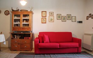 Classic Apartment | Living area | Flat-screen TV - Montesalce (Gubbio)