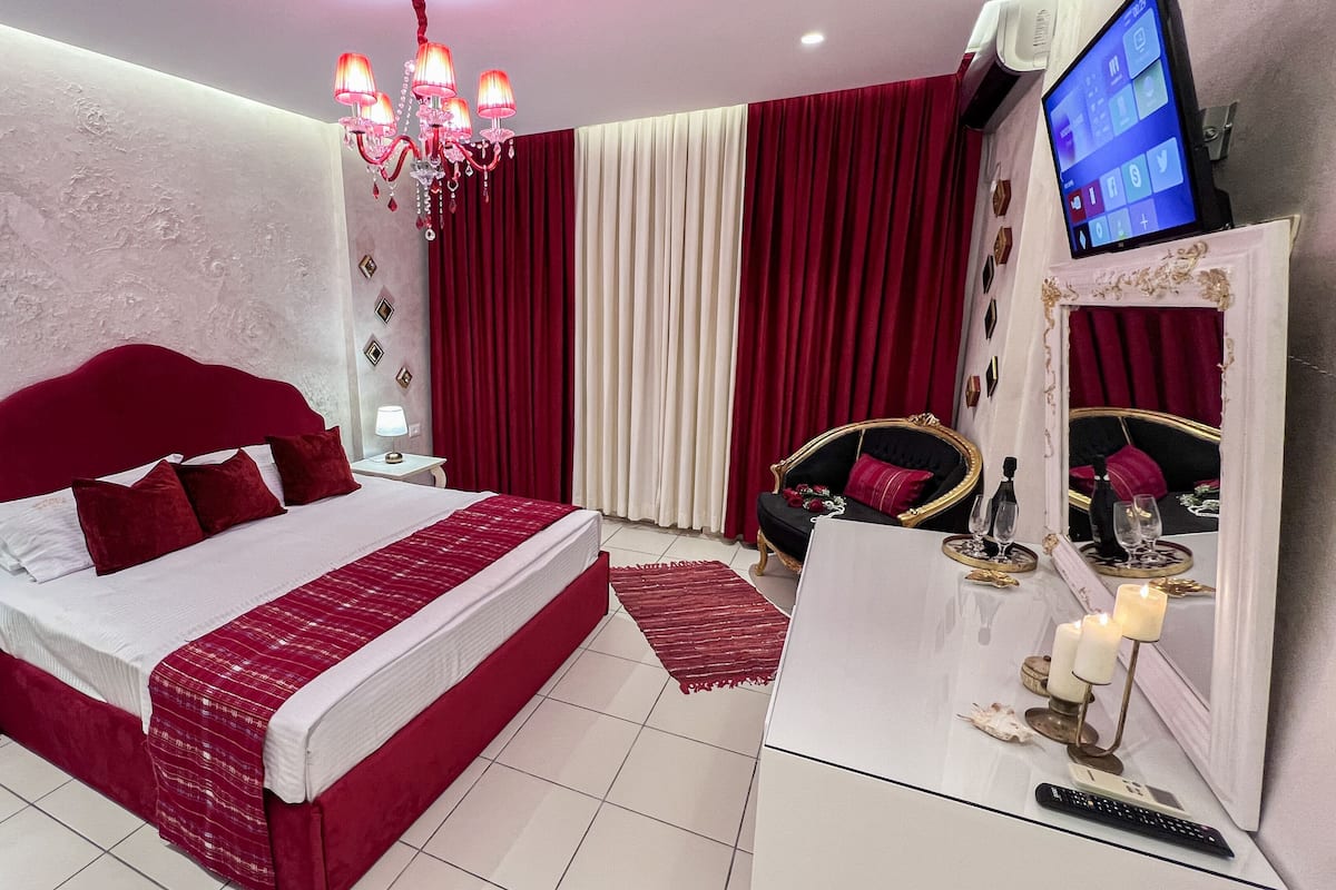 1 habitación, ropa de cama de alta calidad, minibar y escritorio