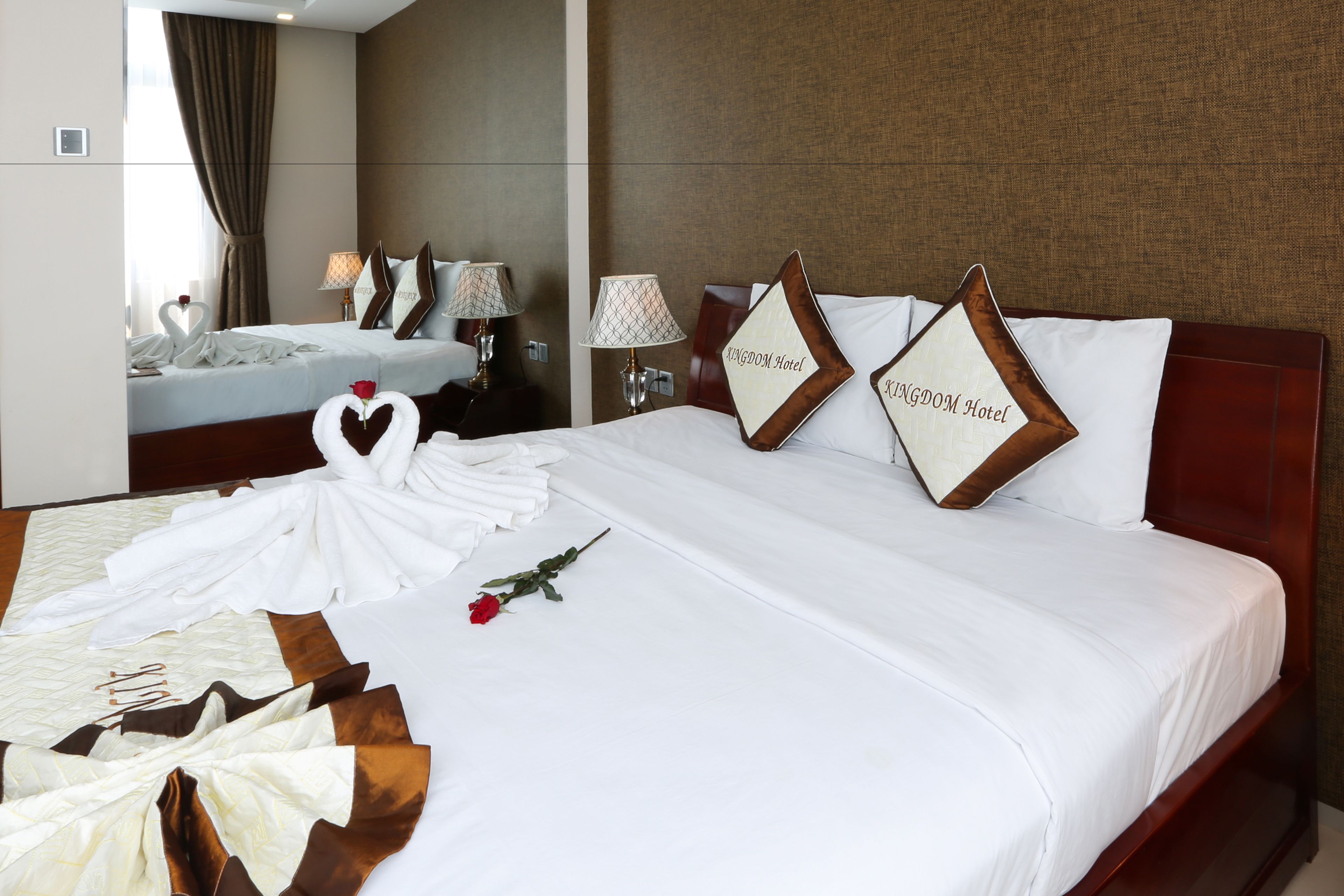 minibar, desk, soundproofing, free wifi