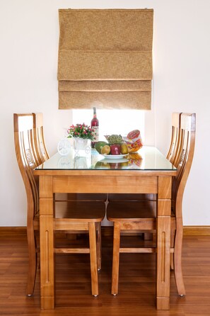 Apartment | In-room dining - Kingdom Hotel (Da Nang)