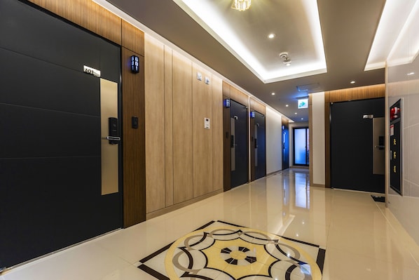 Hallway - Karat Hotel (Busan)