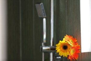 Bathroom - Hilary Hotel (Da Nang)