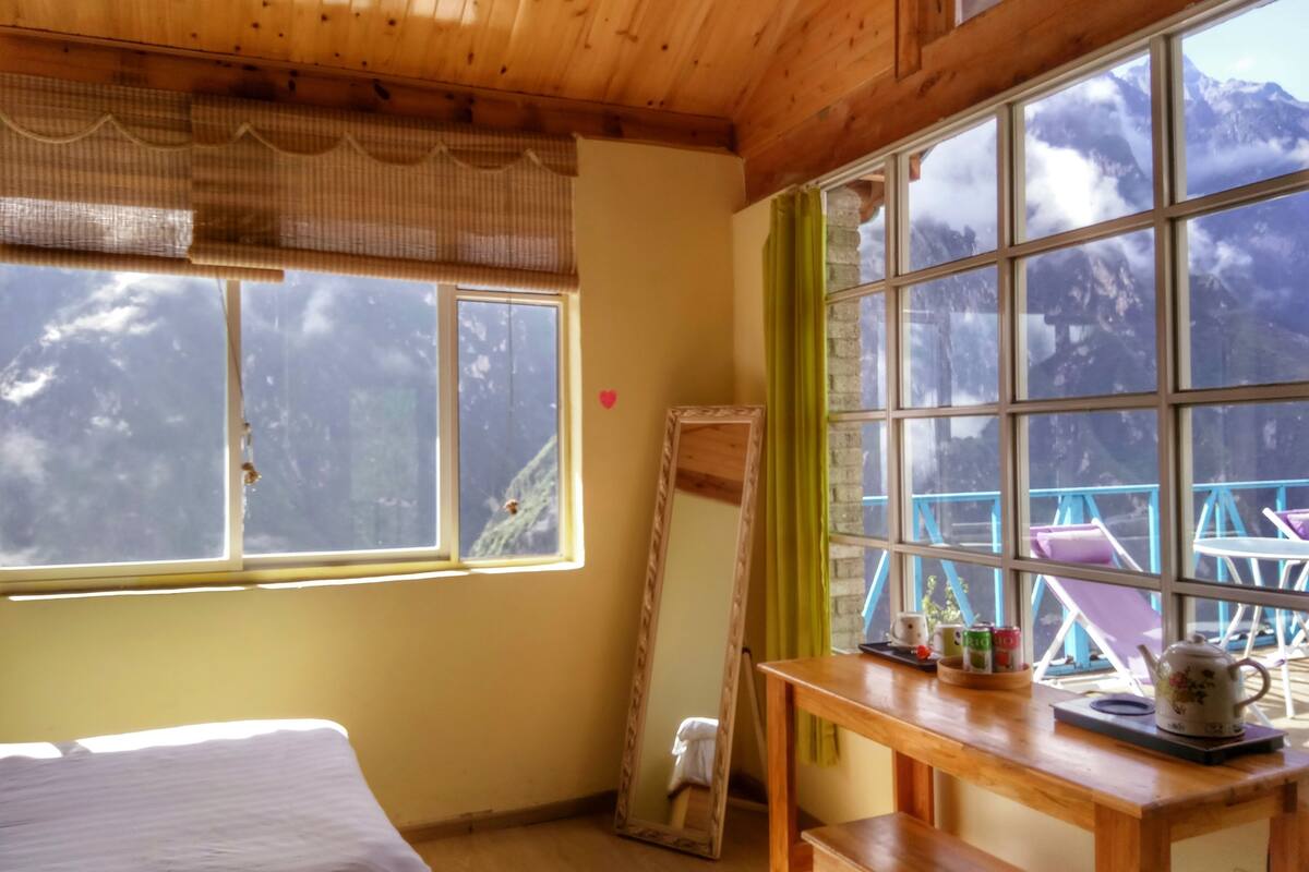 Habitación cuádruple | Escritorio, cortinas blackout y wifi gratis